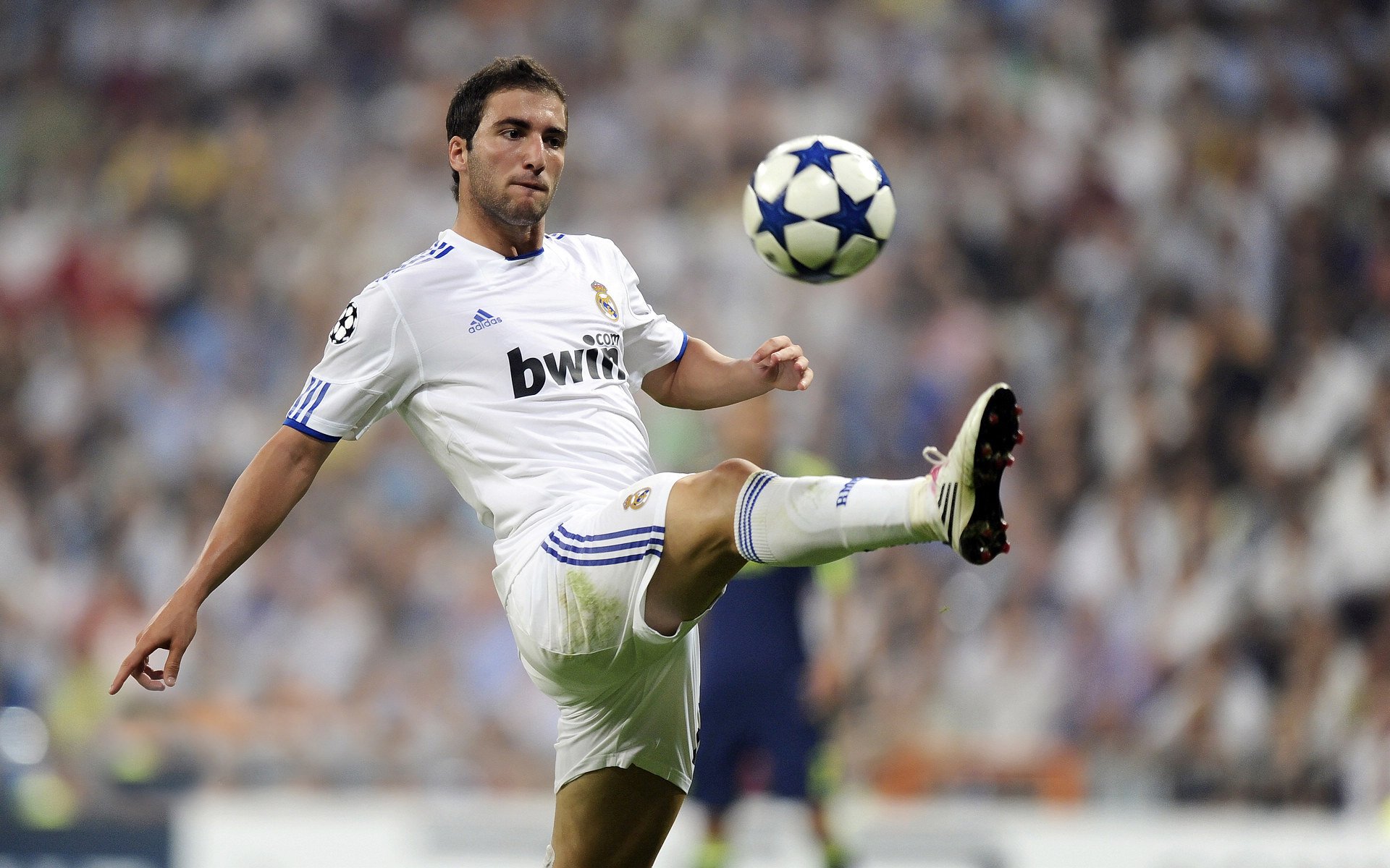 摩纳哥连续取胜保持势头，摩纳哥吧